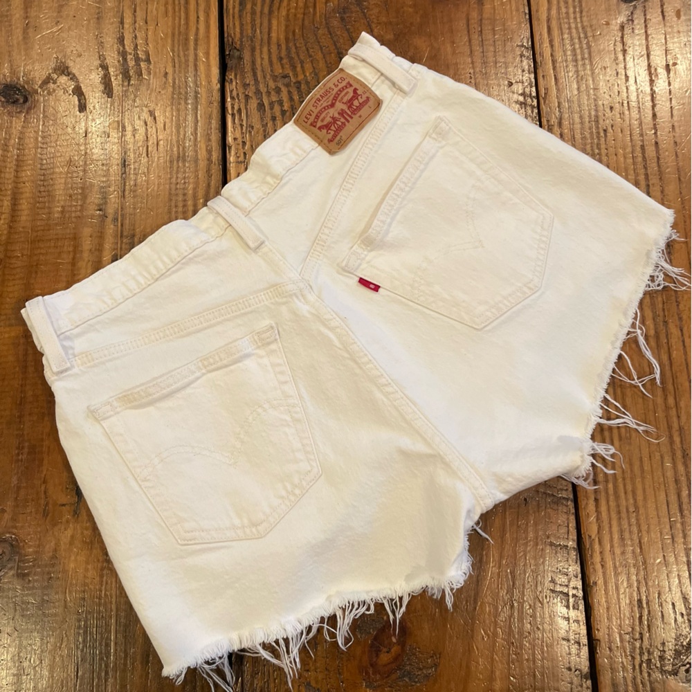 Levi’s 501 Original High Rise Cutoff Denim Shorts Luminary Ivory Size 32